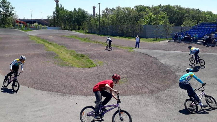 В парке Арай прошел чемпионат города Астаны по велоспорту (BMX)