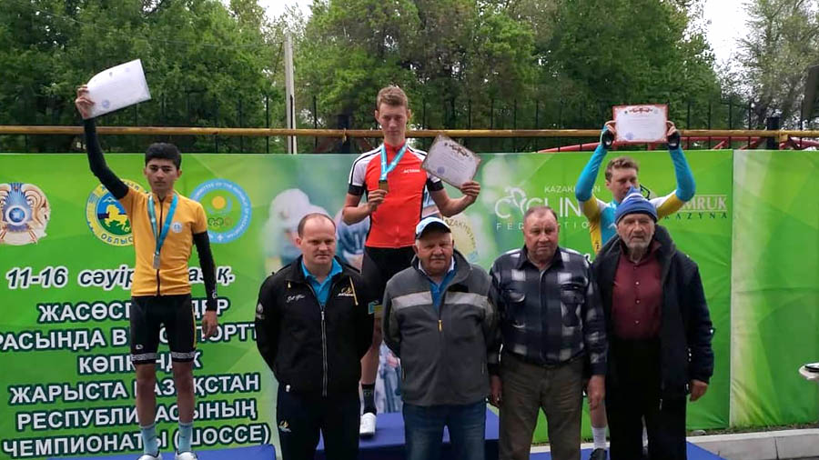 Кармажаков Сергей - чемпион РК в многодневной гонке